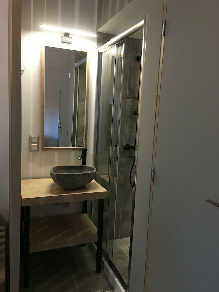 Hotel Nakoshomes Luxury Studio Apartment