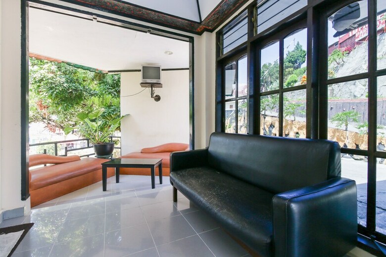 Hotel Airy Nelson Purba 4 Parapat