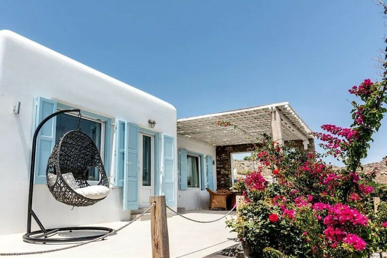 Hotel Etesians Luxury Suites