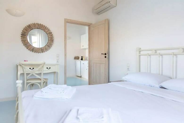 Hotel Etesians Luxury Suites