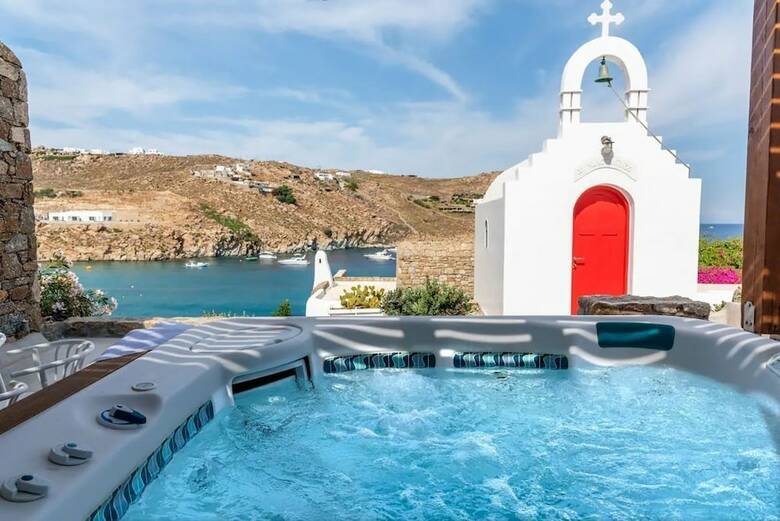 Hotel Etesians Luxury Suites