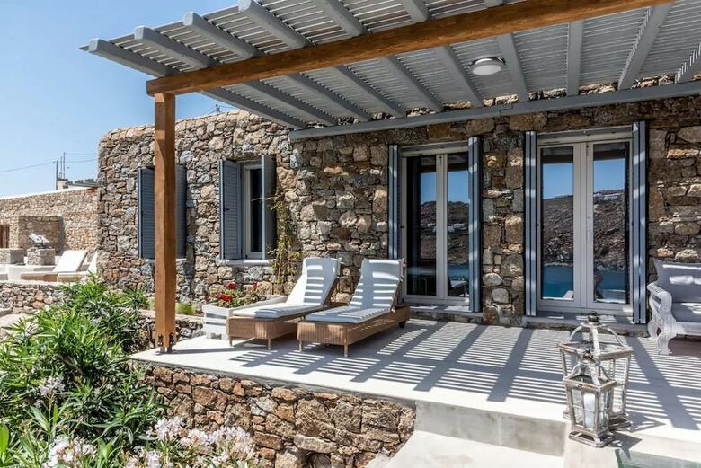 Hotel Etesians Luxury Suites