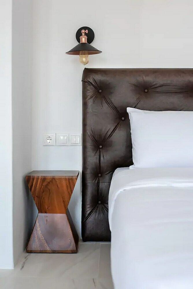 Hotel Etesians Luxury Suites