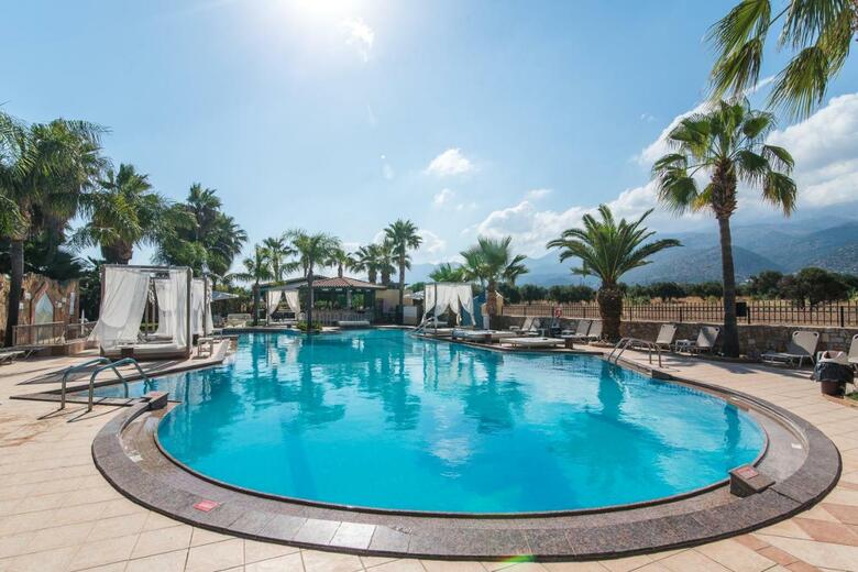Hotel Oasis Studios
