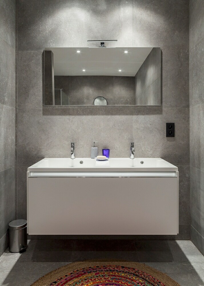 Apartamentos Unit 4 - Spacious Smart Home Triplex Private Garden & Parking
