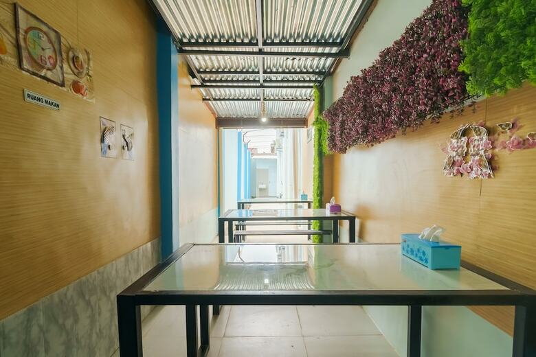 Hotel Reddoorz Plus Near Palembang Icon Mall 2