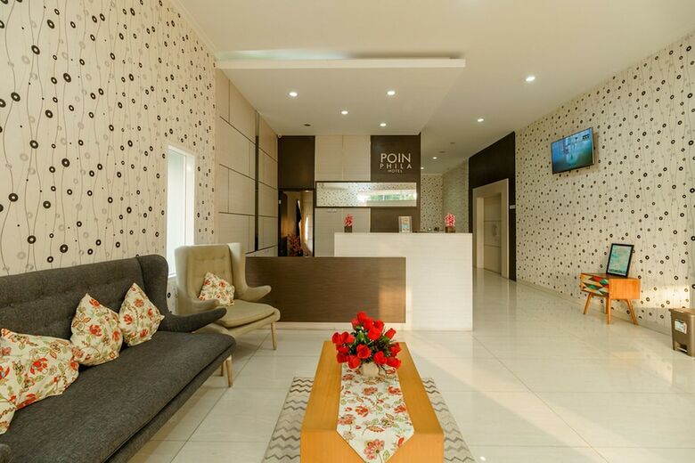 Hotel Reddoorz Plus @ Point Phila Cihampelas