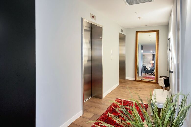 Apartamentos Luxe In The City W Two Car Parks