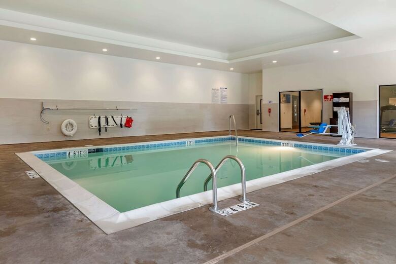 Hotel Comfort Suites
