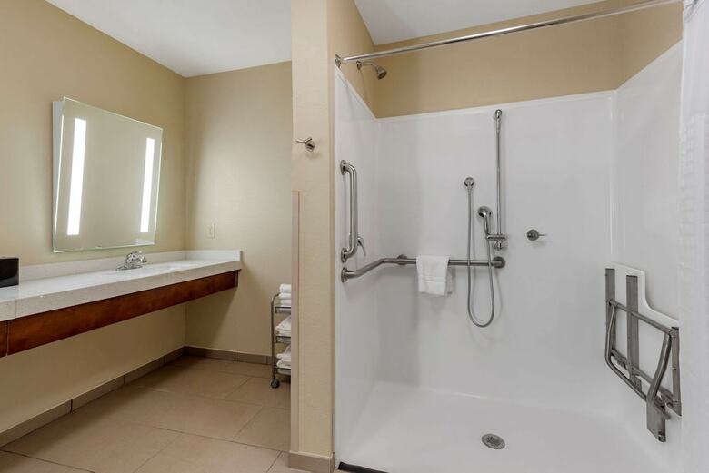 Hotel Comfort Suites