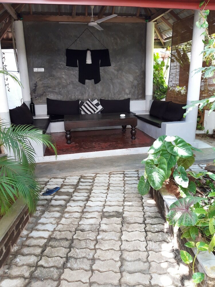 Hotel Sunil Garden Guesthouse Coffee And More