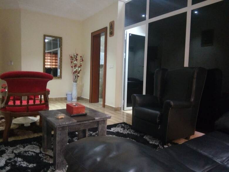 Alim Royal Hotel & Suites