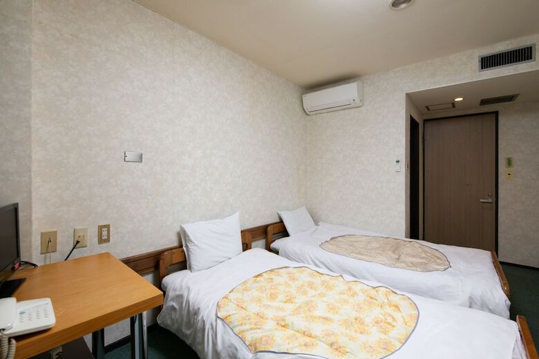 Oyo Silk Hotel Nakatsugawa