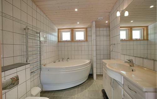 Holiday Home Brog�rdsvejen Nex� X