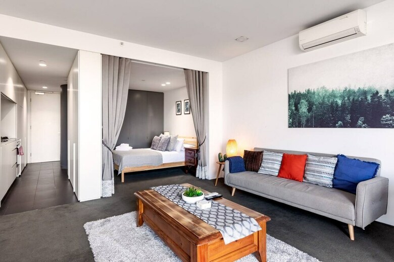 1 Bedroom Apartment In Prahran With Balcony