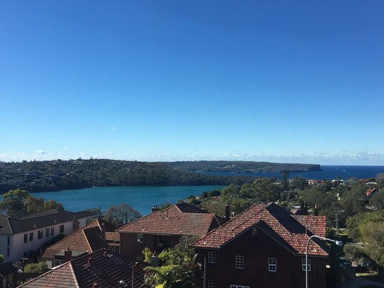 Contemporary Spacious Home 20minutes From Central Sydney