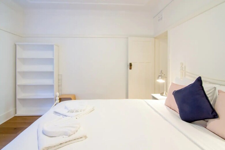 Two Bedroom Apartment In Mosman With Harbour Views