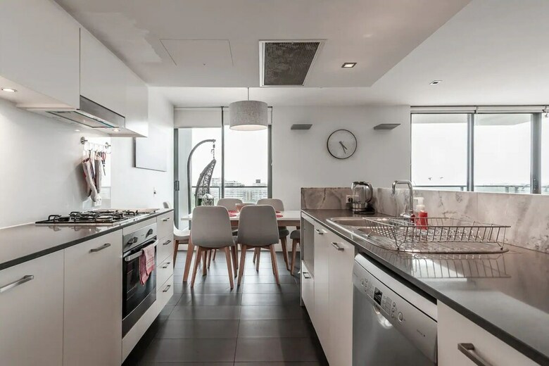 Spacious 2 Bedroom Flat In Wolli Creek