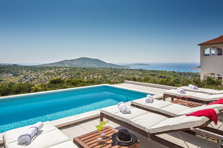 Luxury Villa Mia Bella With Pool