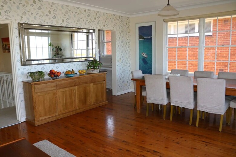 Apartamentos Spacious 4 Bedroom Seaside Gem