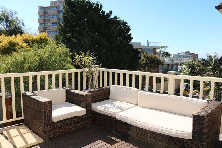 Apartamentos Spacious 4 Bedroom Seaside Gem