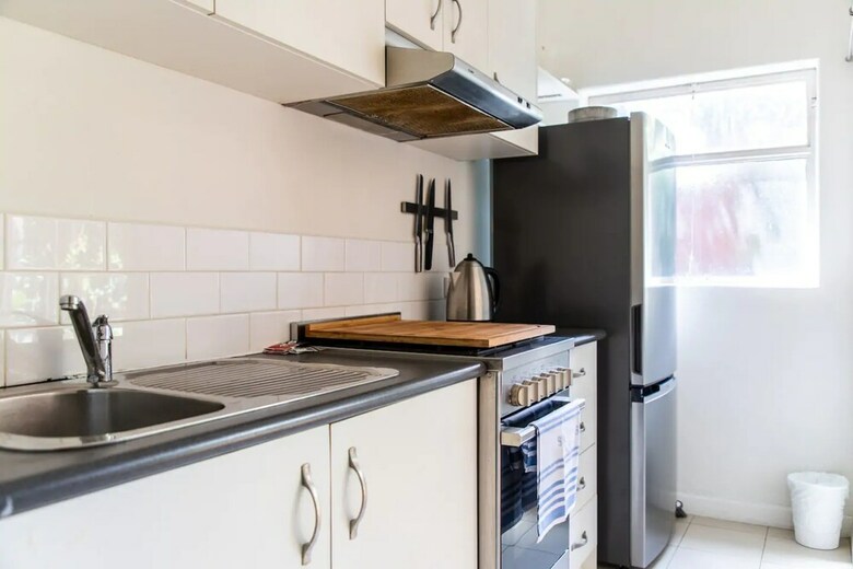 Authentic 1 Bedroom Apartment In Charming Fitzroy