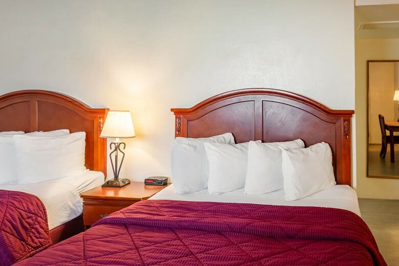Hotel Lamplighter Inn