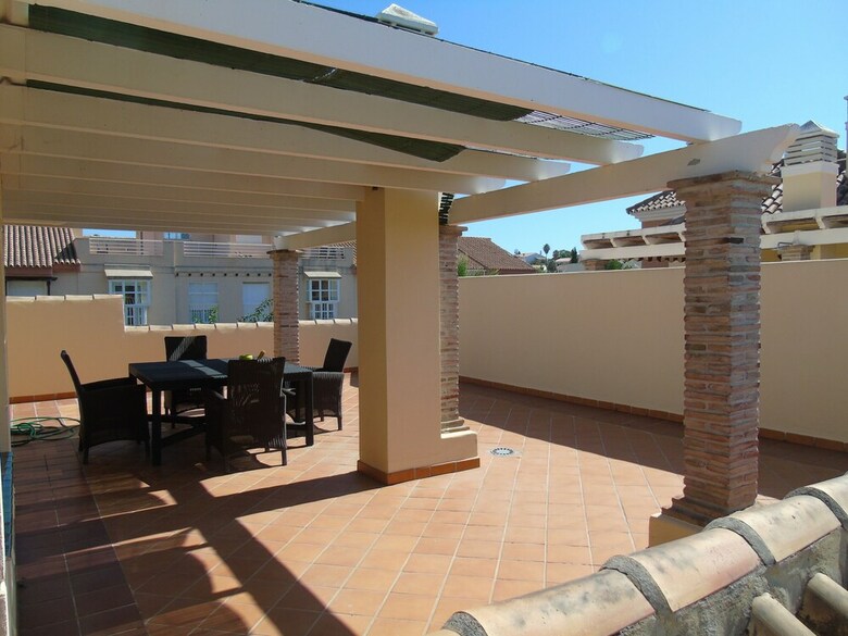A&n Baviera Luxury - Three Bedroom Apartment, Sleeps 6