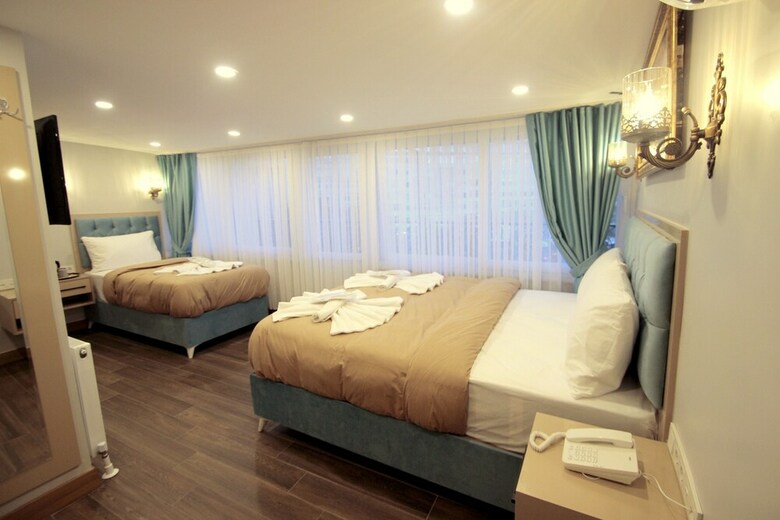 Hira Hotel