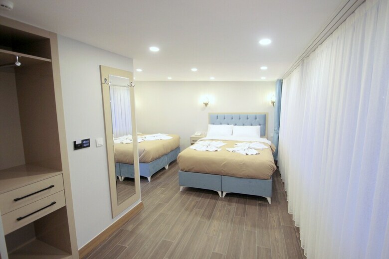 Hira Hotel