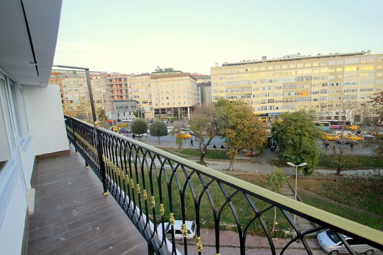 Hira Hotel