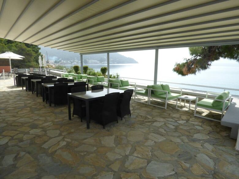Golden View Beach Hotel