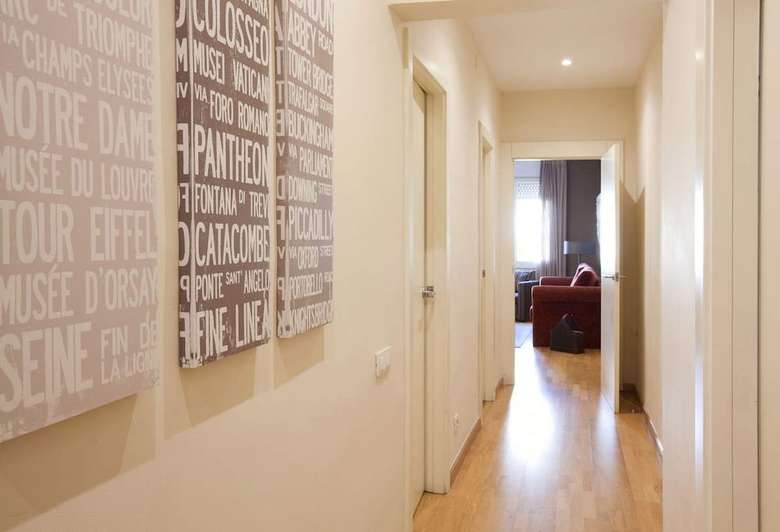 Enjoybcn Coliseum Apartments