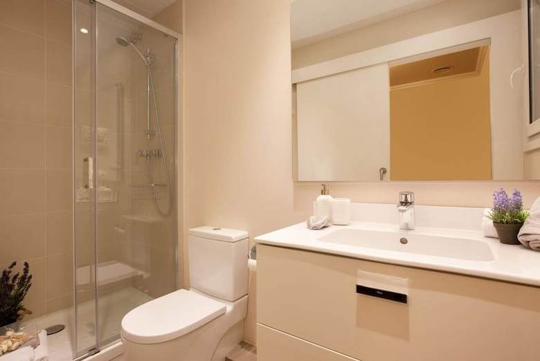 Enjoybcn Coliseum Apartments