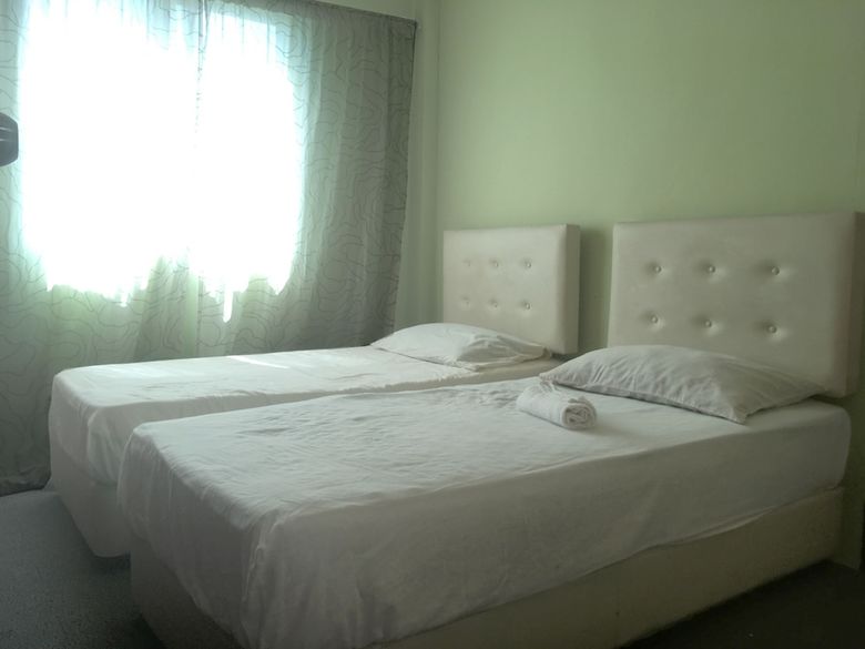 Oyo 89589 Naiim Hotel