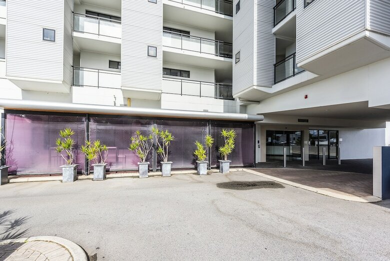 Ascot Quays Apartment 102