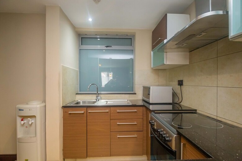 Hotel Taarifa Suites