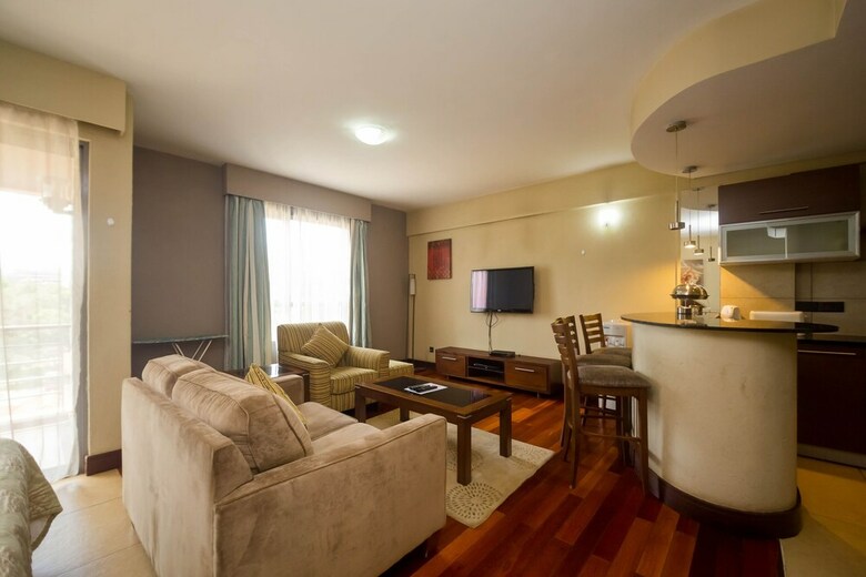 Hotel Taarifa Suites