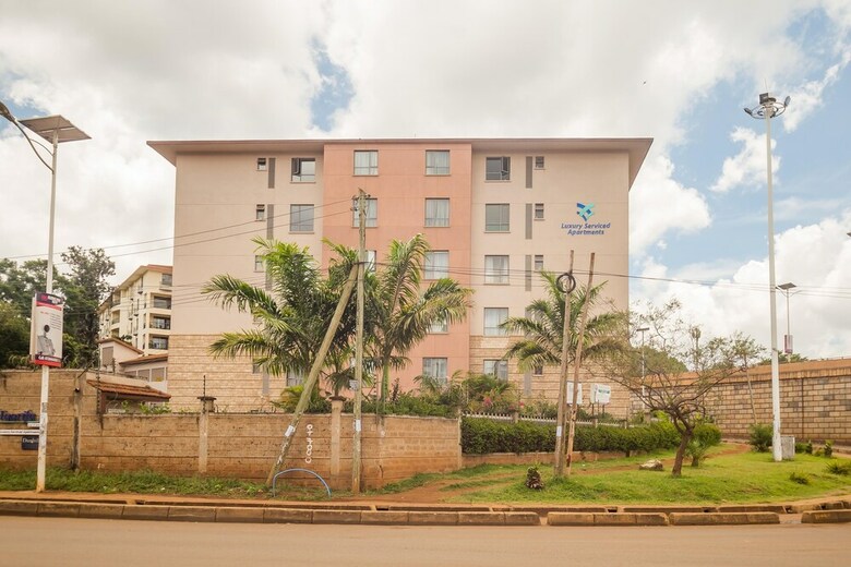 Hotel Taarifa Suites