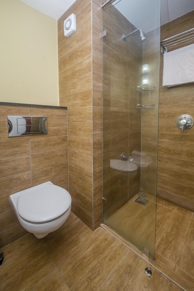 Hotel Taarifa Suites