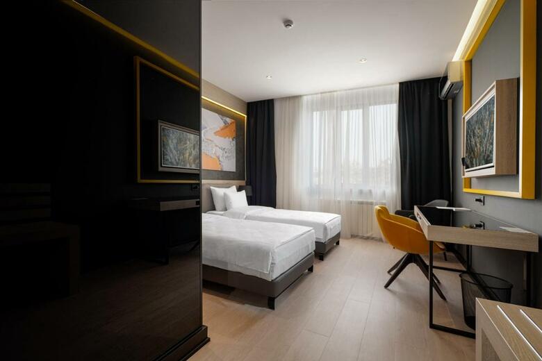Hotel Maccani Black Luxury Suites