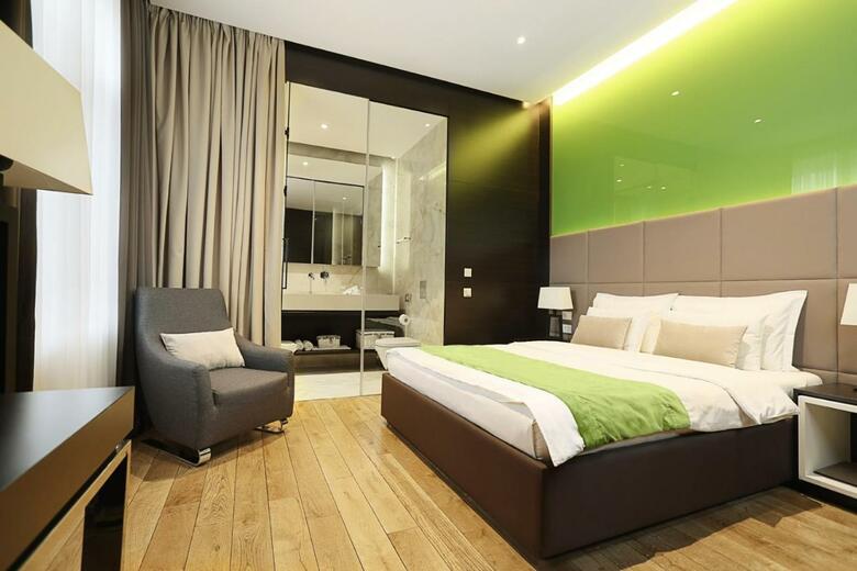 Hotel Maccani Black Luxury Suites