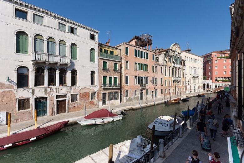 Tolentini Canal View Apartment