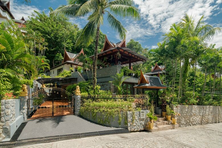 Classy 4-br Seaview Villa At Surin Beach
