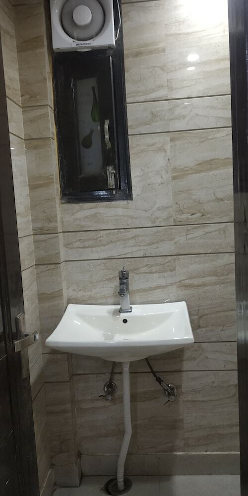 Hotel Adb Rooms Pk International