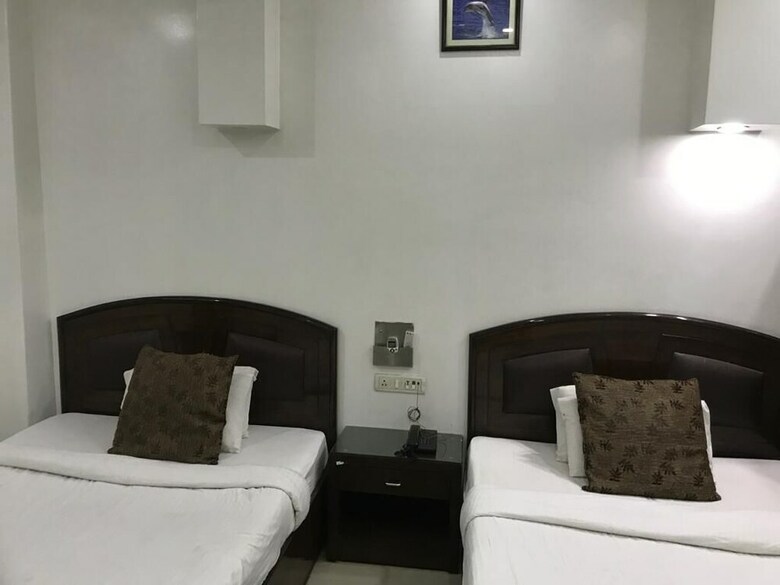 Adb Rooms Hotel Metro Plaza