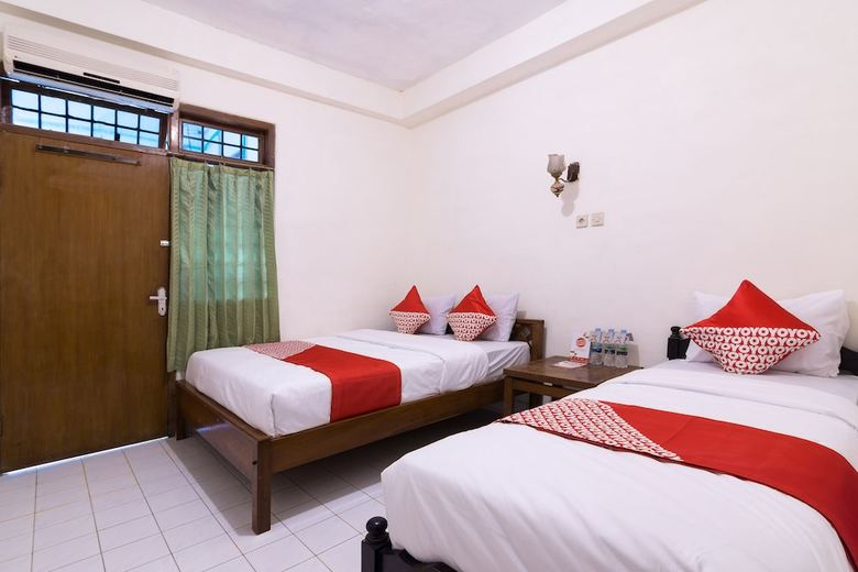 Hostal Oyo 1412 Hotel Prayogo III