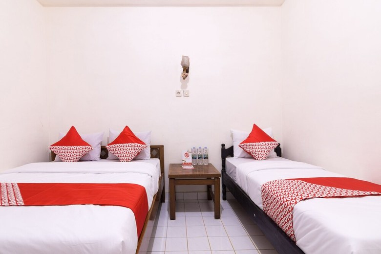 Hostal Oyo 1412 Hotel Prayogo III
