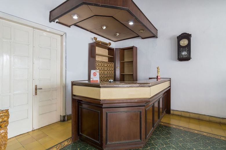 Hostal Oyo 1412 Hotel Prayogo III