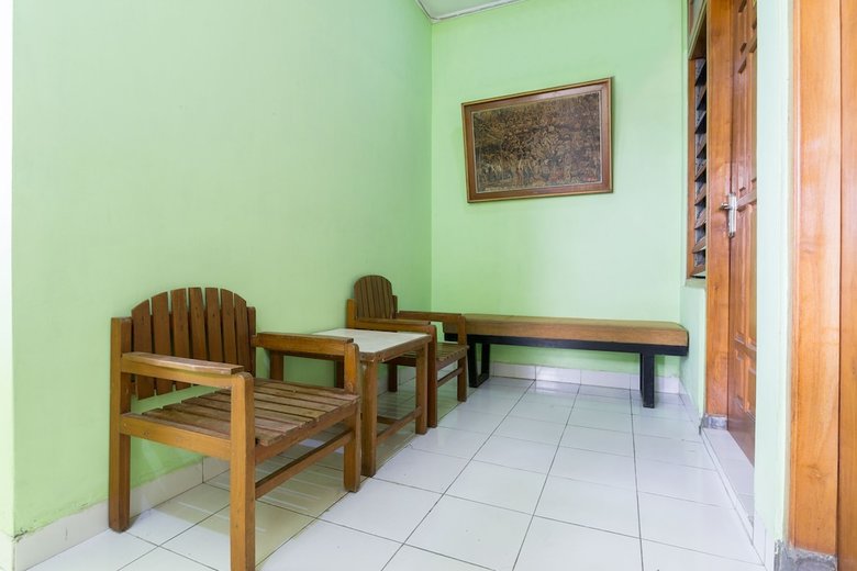 Hostal Oyo 1412 Hotel Prayogo III